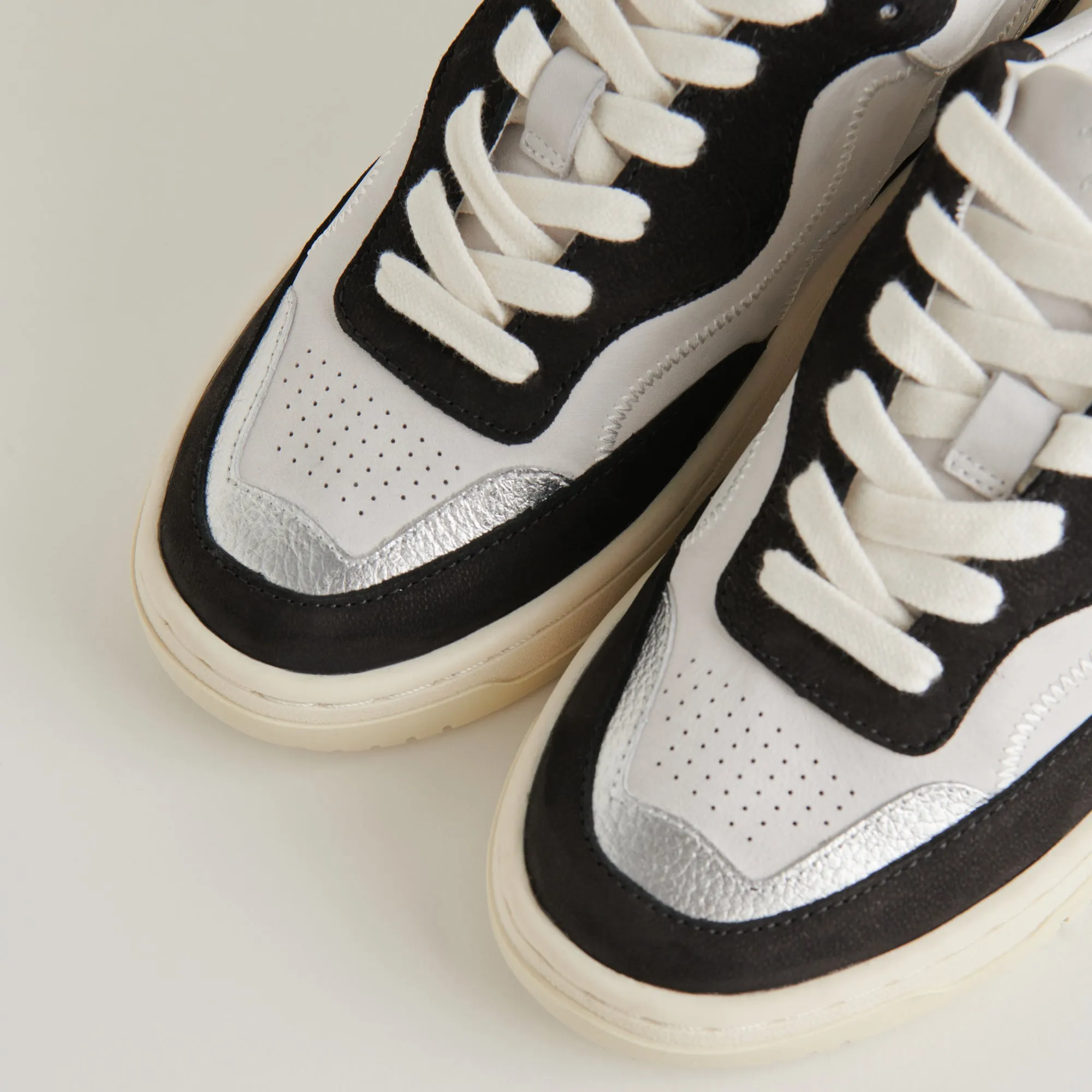 ADELLA SNEAKERS WHITE BLACK LEATHER