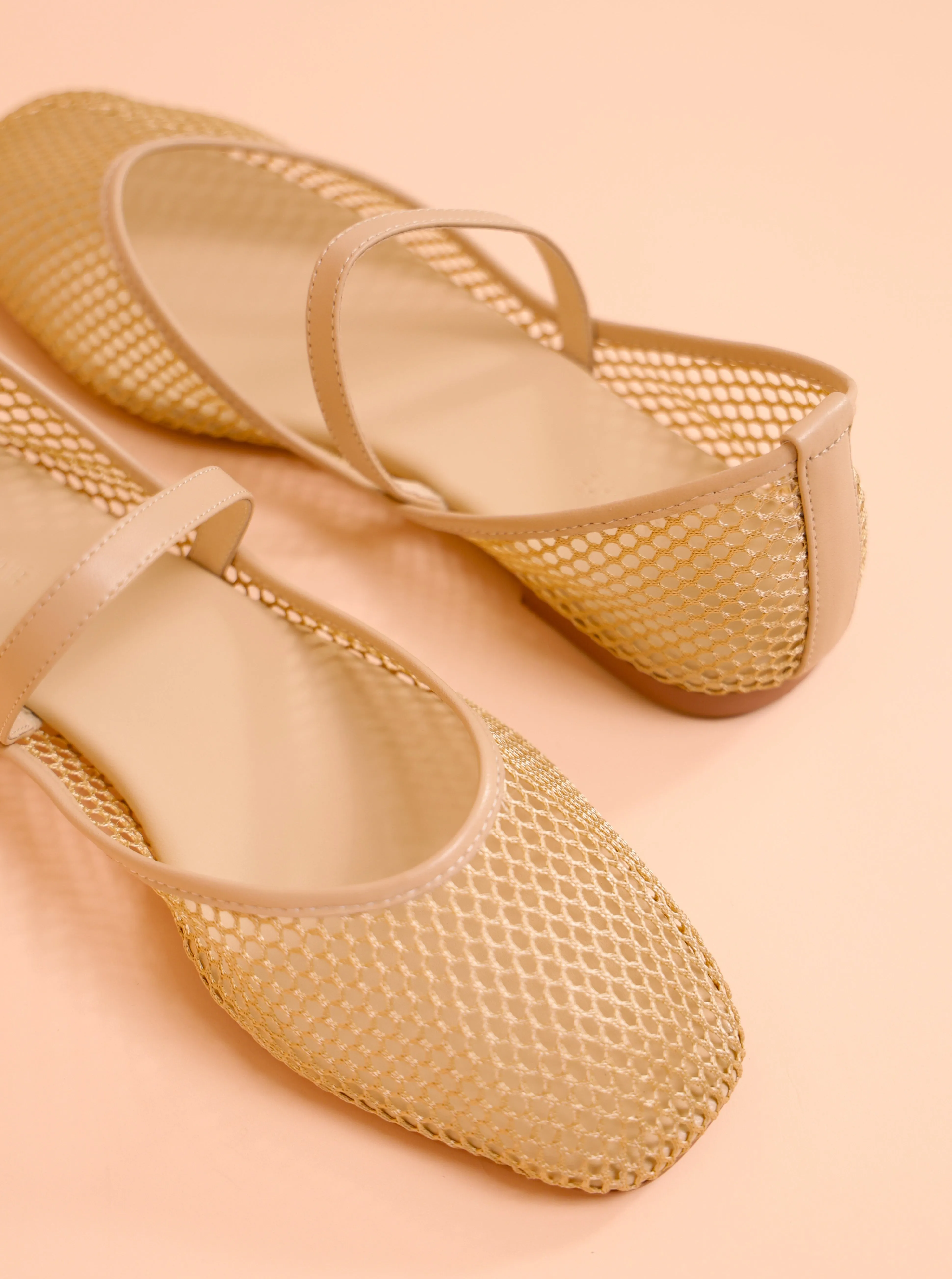 Alias Mae Lily Flats in Cream