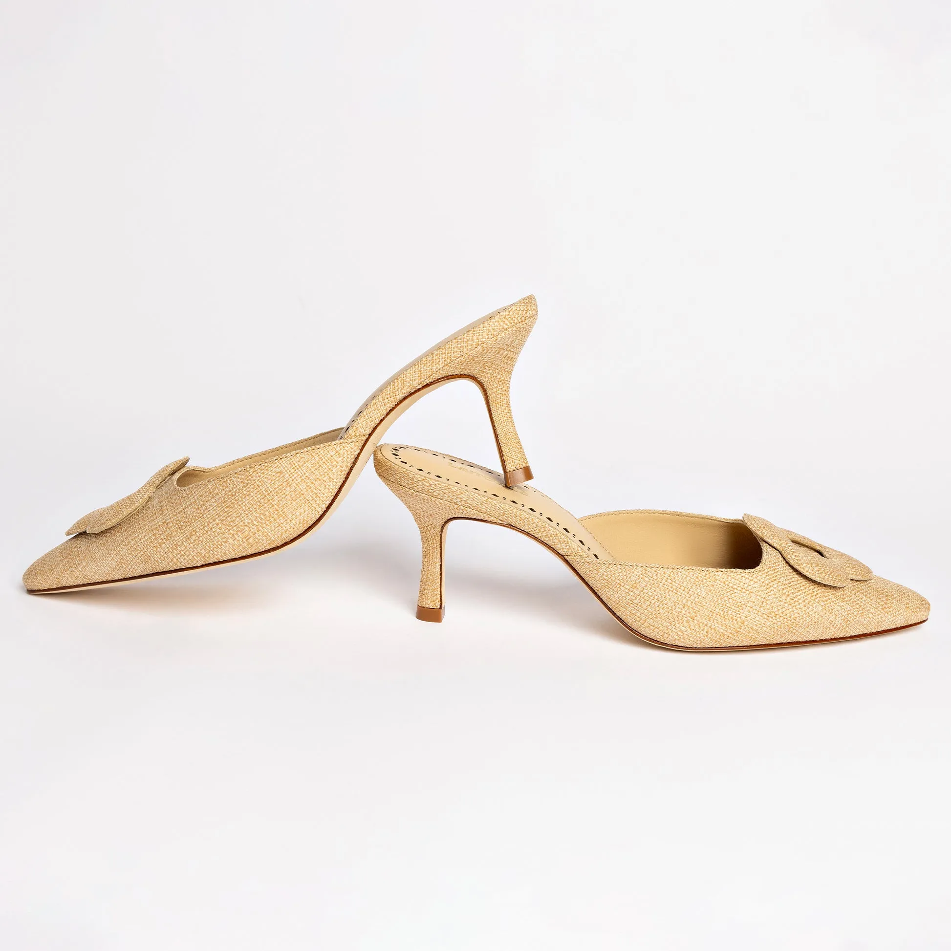 Flora Pump In Beige Raffia