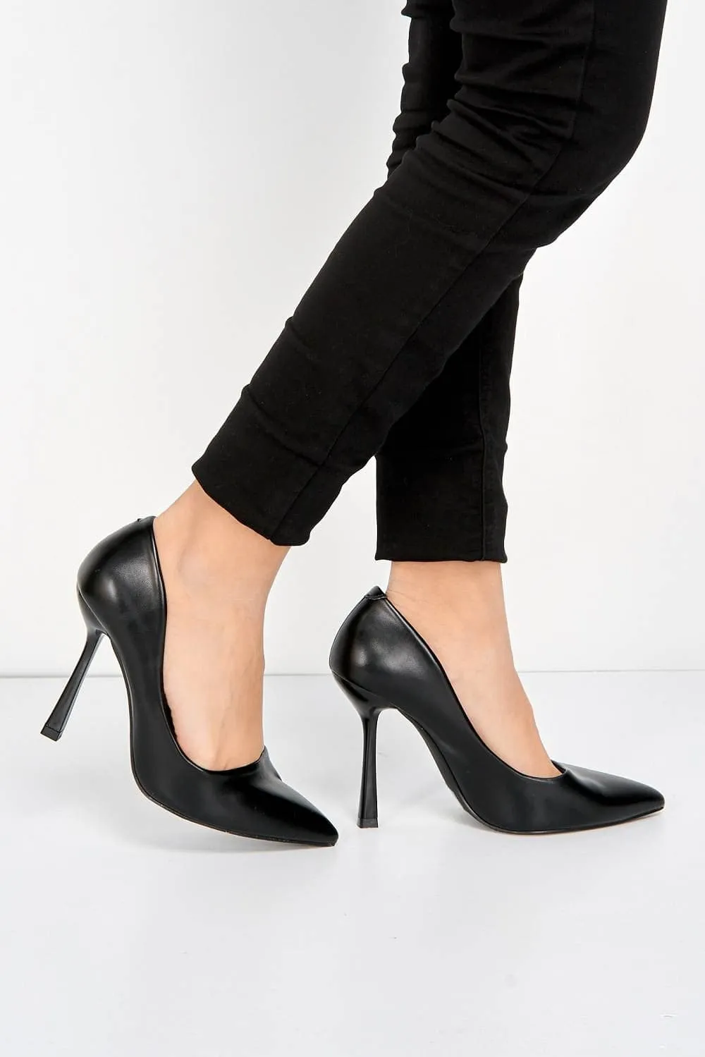 Gina Spool Heel Court Shoes in Black Matt