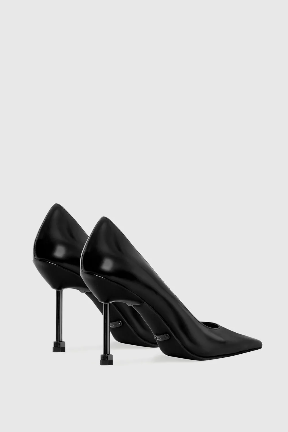 Juliana Pump