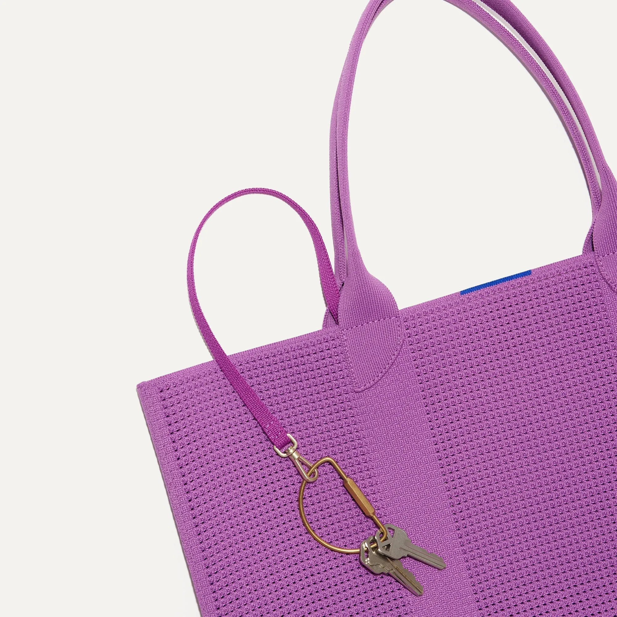 The Lightweight Tote - Summer Berry