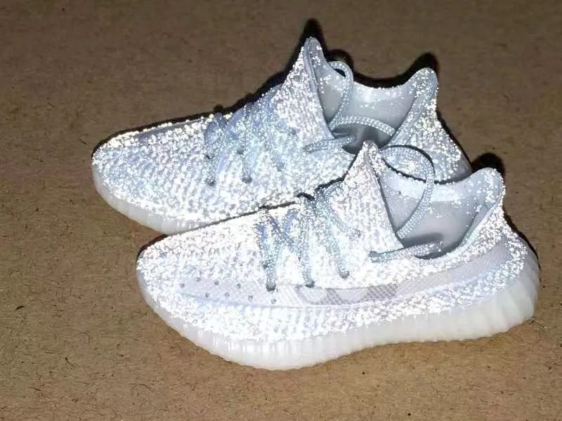 YZY Boost 350 V2 Static 3D Keychain